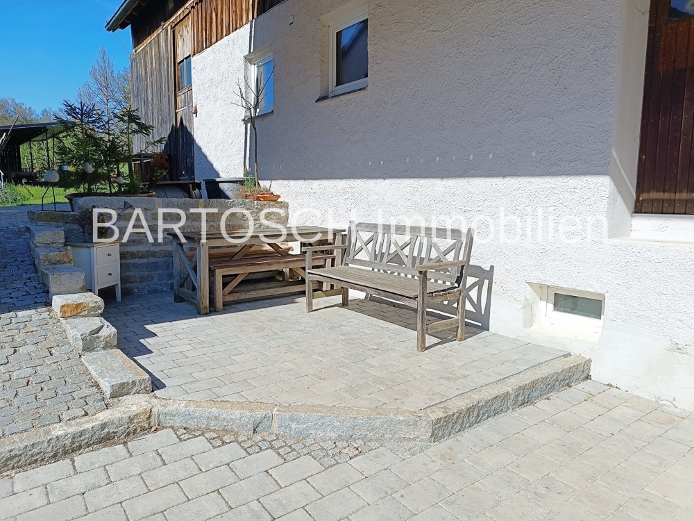 Sitzplatz am Haus