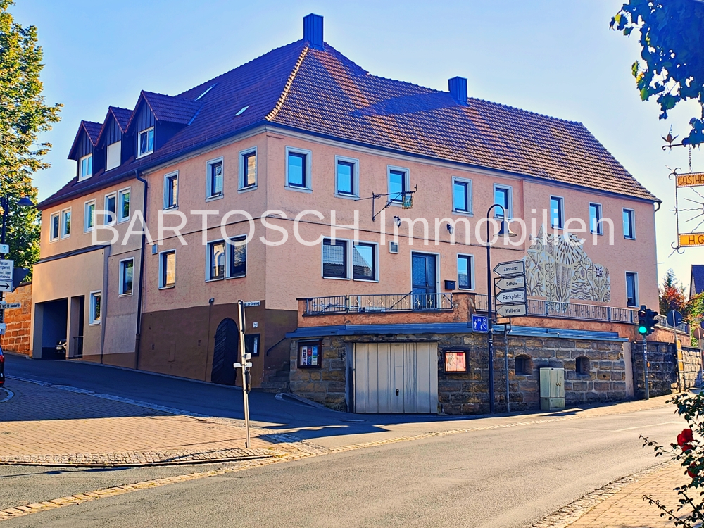 Kirchehrenbach - * Tradition trifft Moderne - Wohnhaus aus 1996 plus Historische Gaststätte *