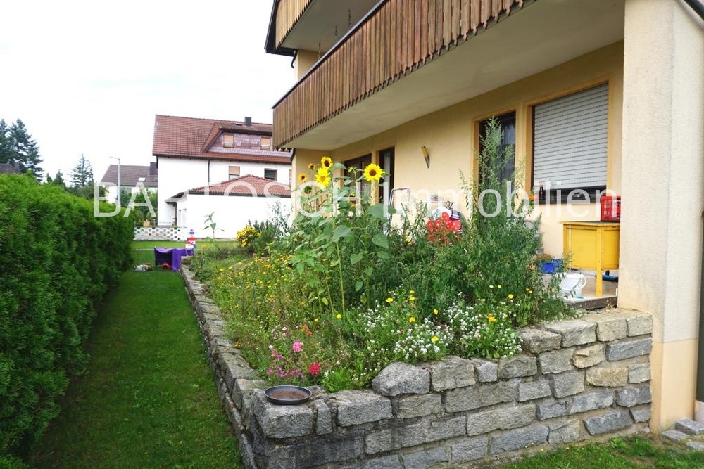 Altendorf - ***Großzügige Erdgeschosswohnung mit Sonnenterrasse, Gartennutzung, Garage und Carport***